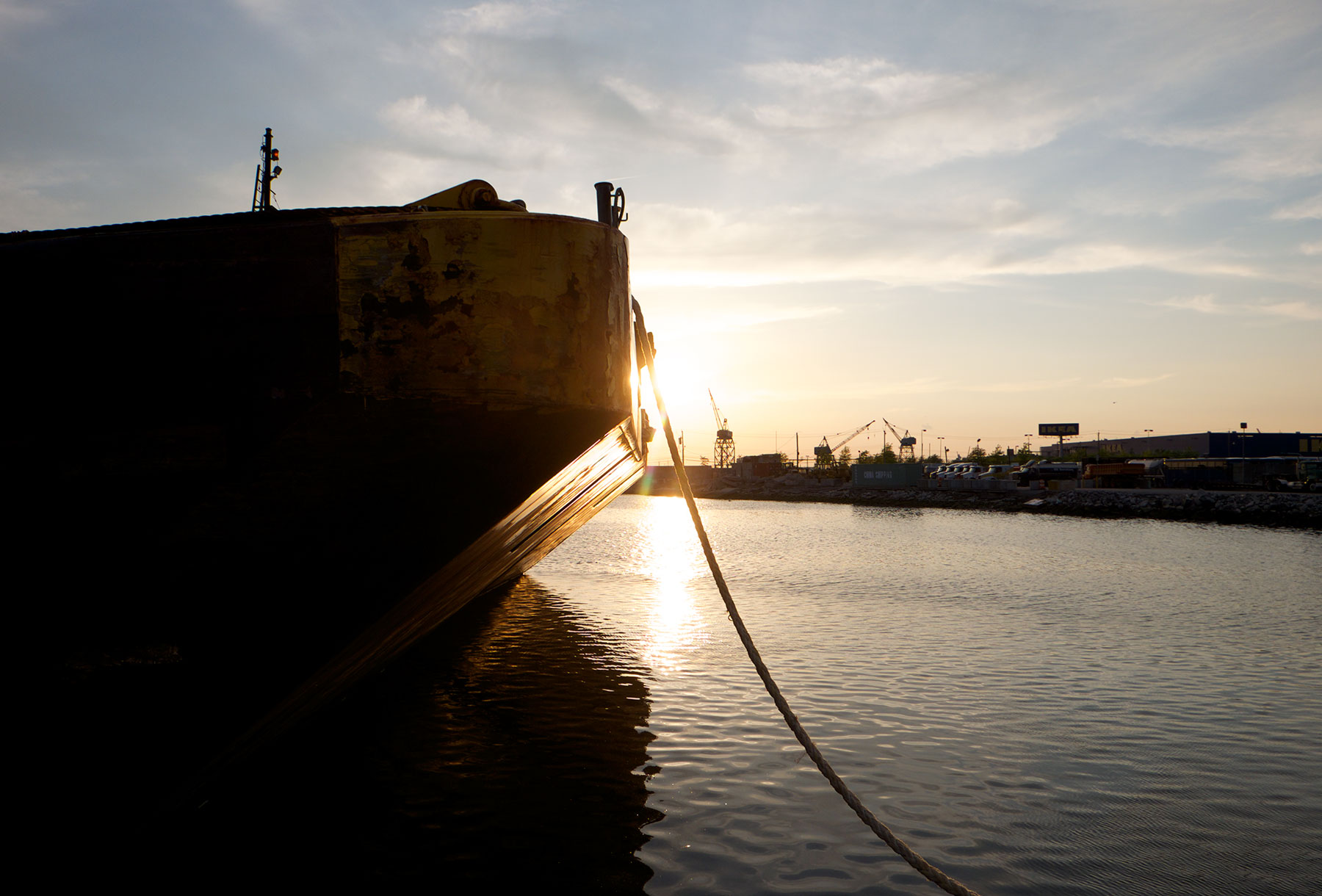 working marine barge-in-eire-basin-brooklyn-at-sunset